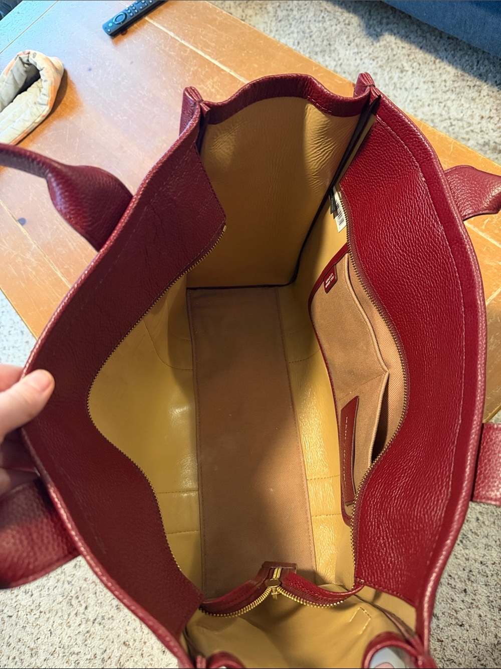 Marc Jacobs Burgundy Red Pebbled Leather Tote with Logo - Picture 6 of 6